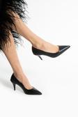 Güllü Shoes Siyah Vegan Deri Topuklu Ayakkabı | İnce Topuk, Sivri Burun, Günlük Şıklık & Gece Davet Stili