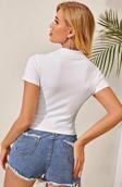 Kadın Beyaz Yarım Fermuarlı ve Kısa Kollu Crop Top Bluz