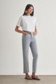 Mizalle Kesik Paça Mom Fit Kar Mavi Denim Pantolon