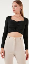 Lela Slim Fit Kalp Yaka Önü Büzgülü Crop Bayan Bluz 5865401 SİYAH
