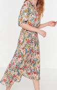 Moda Stil Regular Gömlek Yaka Midi Boy Çiçek Desenli Kuşaklı Dokuma Viskon Gömlek Elbise