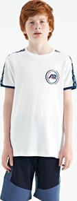 Beyaz Omuz Baskı Detaylı Standart Kalıp O Yaka Erkek Çocuk T-Shirt - 11121