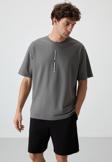 Koyu Gri Pamuklu Kalın Yüzeyi Dokulu Oversize Fit  Baskılı Erkek T-Shirt - 88366