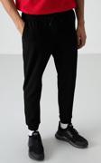 Siyah Pamuklu Yumuşak Dokulu Comfort Fit Nakışlı Erkek Jogger - 82123