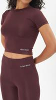 Lesa Wear Soft Touch Bedene Oturan Spor Crop T-Shirt Short Fitted