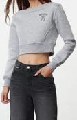 Tarz Crop Madonna Yaka Düşük Kol Crop Kayık Yaka Crop Normal Kalıp Örme Sweatshirt