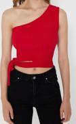 Moda Asimetrik Yaka Örme Slim Düz Desen Casual Günlük Crop Kolsuz Bluz