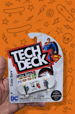 Tech Deck – Color Bars x DC – Superman Serisi – Krypto the Superdog Grafik – Parmak Kaykay - Image 1