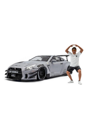 S1805821 1/18 Nissan GT-R (R35) LBWK Type 2.0 Wataru Kato-San Figure - Image 1