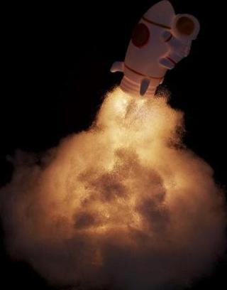 Uçan Astronot Tasarımlı Gece Lambası