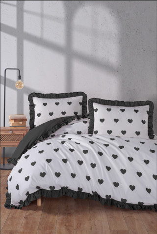 Çift kişilik nevresim takımı black love fırfırlı