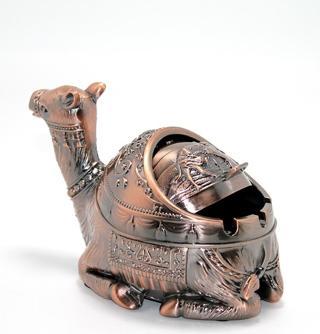 Metal Deve Figürlü Küllük -1658