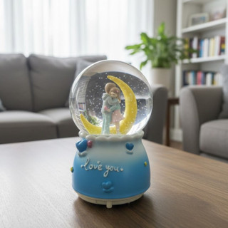 Pilli Işıklı Müzikli Kar Küresi–Hilal Ay Figürlü Romantik Masaüstü Biblo, LED Aydınlatma