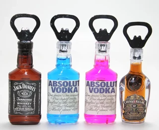 İkonik İçecek Şişesi Tasarımlı Magnetli Şişe Açacağı - Model 3