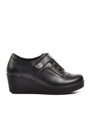 Ayakmod 22521-1 Siyah Hakiki Deri Kadın Dolgu Topuk Ayakkabı