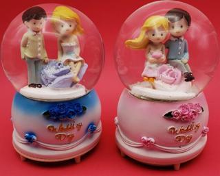 Müzikli Püskürtmeli Büyük Boy Kar Küresi