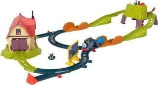 Fisher-Price Thomas ve Arkadaşları Özel Çiftlik Oyun Seti Pilli Thomas Tren Motorlu Thomas Tren Oyun Seti