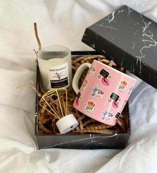  Özel Kutulu Woman Can Tasarımlı Kupa Kokulu Cam Mum Ve Mini Elmas Lamba  Hediye Seti 