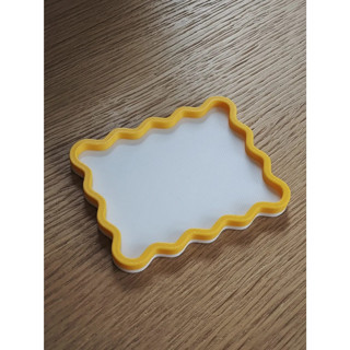Alvera Dalgalı Kenarlı Iki Renkli Mini Tepsi Masaüstü Organizer Takı ve Anahtar Tepsisi 15 cm - Sarı Beyaz