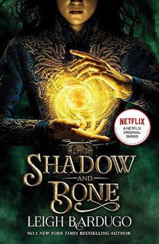 Shadow and Bone - Leigh Bardugo - Hachette Children
