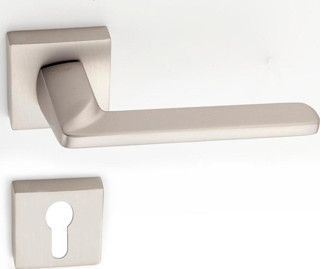 DOĞANLAR RADYA SÜPER SATEN  ROZETLİ YALE KAPI KOLU SAĞ