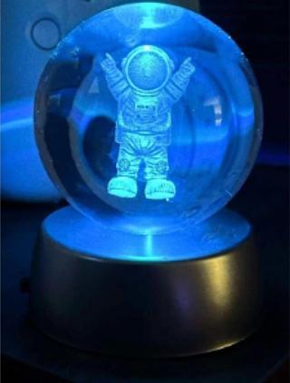 Astronot Plastik altlıklı Işıklı Cam Küre 6 Cm