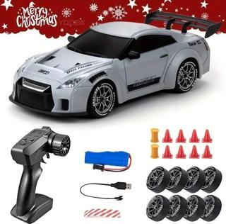Nissan GTR 1:24 Drift 4X4 Şarjlı RC Uzaktan Kumandalı 20 Km/s Hızında Hediyelik Oyuncak