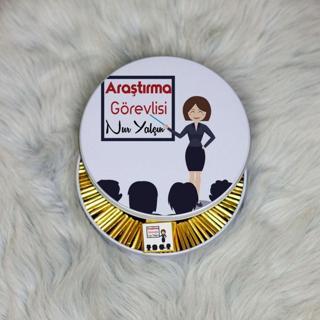 Hediyelen Araştırma Görevlisi Metal Kutuda Çikolata 100 Adet