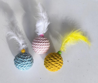 Renkli Jut Örgü Kedi Oyun Topu Çeşitli Renklerde 5 cm