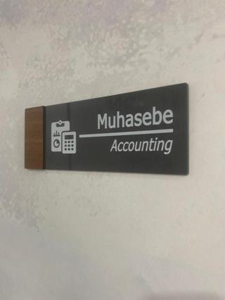 Yönline Wooden Serisi (Muhasebe) Ofis Kapı Isimliği Yönlendirme Tabelası