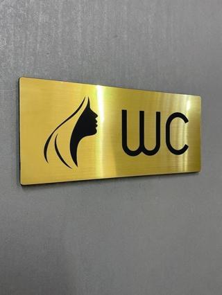 Yönline Metalik Gold Seri Kadın Wc Yönlendirme Tabelası