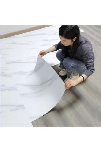 Doori Yapışkanlı Mermer Desenli Kalın Pvc Yer Kaplama Panel Beyaz 60*60 Cm 4 Adet 1,44Mt2