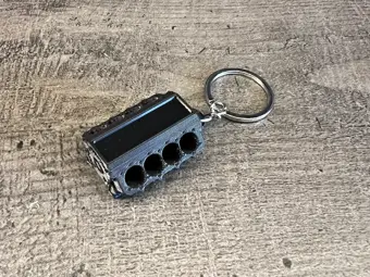V8 Motor Bloğu Anahtarlık 1 Adet - Çevre Dostu PLA