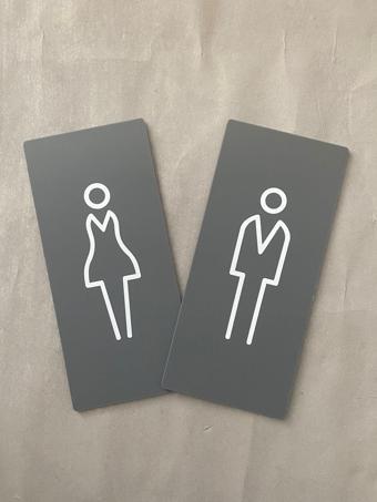 Mat Antrasit Lux Kadın Erkek WC Yönlendirme Levhası Kapı İsimliği