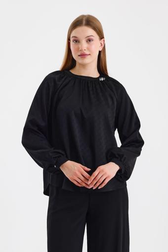 Jakarlı Aksesuar Detaylı Siyah Bluz B-0118