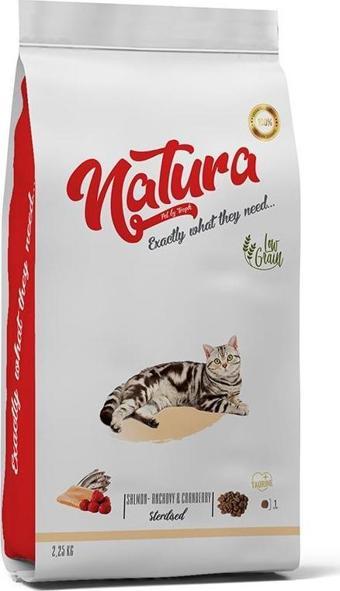 Natura Somonlu Hamsili ve Yaban Mersinli Düşük Tahıllı Kısırlaştırılmış Kedi Maması 2,25kg