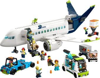 LEGO City Yolcu Uçağı 60367 (930 Parça)