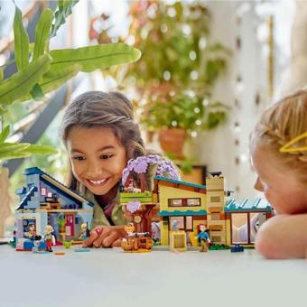 LEGO 42620 Friends Olly ve Paisley'nin Aile Evleri +7 Yaş (1126 Parça)