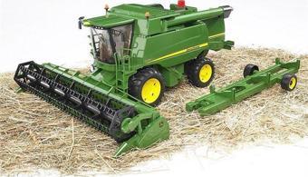 Bruder John Deere T670İ Biçerdöver BR02132 Lisanslı Ürün