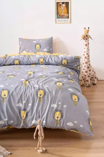 Bulutlu Aslan Çift Taraflı Çocuk Nevresim Takımı Polycotton