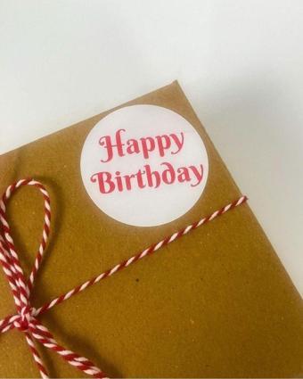 Butiksosyetik Happy Birthday Kırmızı Yazılı 5 cm Yuvarlak Yapışkanlı Sticker Etiket 100 Adet