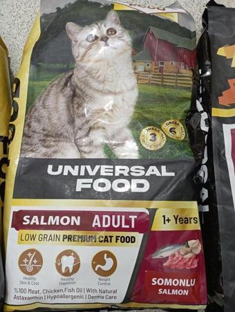 Universal Somonlu Universal Kedi Maması 3 Kg