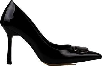 Trend Adımlar Siyah Glamourize Rugan Aksesuarlı Stiletto