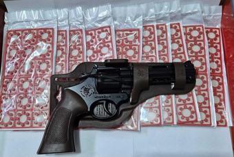 Hepsilazım Metal Oyuncak Kovboy Tabanca 90 Mantar Kapsül Hediye Kapsül Patlatan Revolver Demir Silah Ağır Ürün