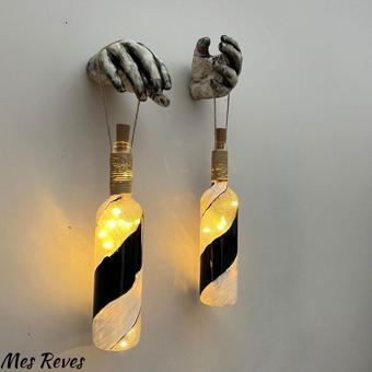 Mes Reves Design Eskitme El Heykelli Dekor Ve Pilli Peri Led Işıklı Siyah Beyaz Cam Şarap Şişesi 2'Li Set Aplik
