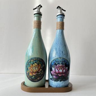 Mes Reves Design Özel Tasarım Lotus Çiçeği Desenli Sunum Stantlı 2'Li 750 Ml Zeytinyağı Sıvıyağ Şişesi Yağdanlık