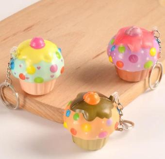 Ct Toys Anahtarlı Cupcake Squishy Ufak Boy Sukuşi Oyuncak 3 Adet