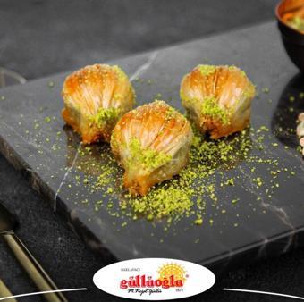 Güllüoğlu Fıstıklı Midye Baklava 500 Gr.