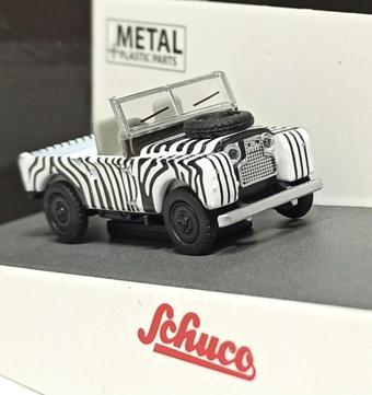 Schuco 1:87 Land Rover 88 Minik Boy