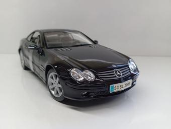 Maisto 1:18 Mercedes Benz Sl Klasse ( Diecast Metal Model